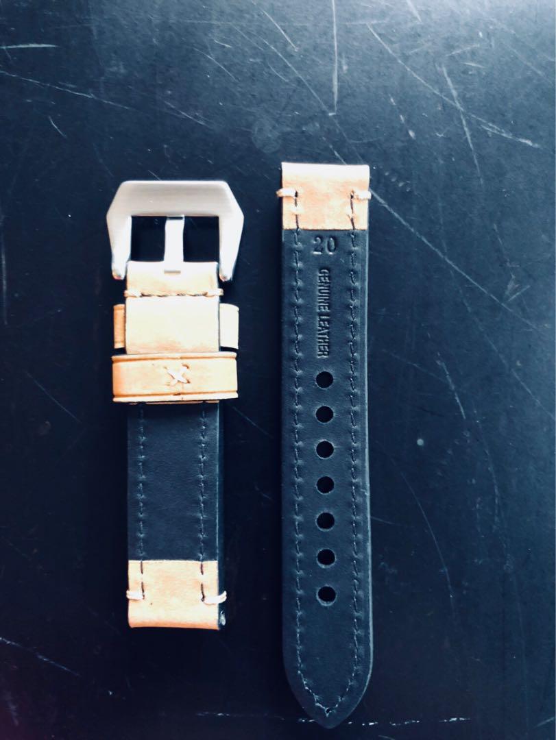 Watch Strap (Category: Men's Watches) located in Singapore. Submitted by wee29 (Listing ID 177133021, Image 3). Description: Brand new watch strap RFS: wrong size Condition: 10/10 Price is $15 Price is non negotiable And fixed. Happy shopping.. cheers !.