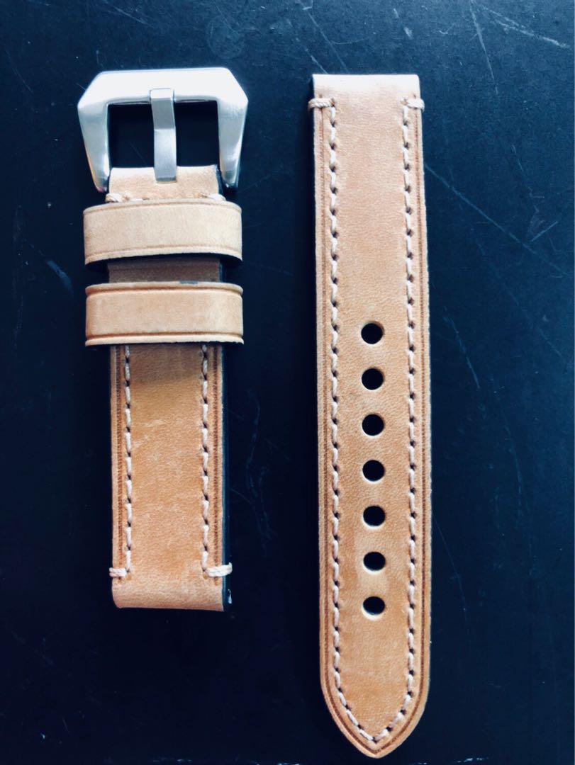 Watch Strap (Category: Men's Watches) located in Singapore. Submitted by wee29 (Listing ID 177133021, Image 1). Description: Brand new watch strap RFS: wrong size Condition: 10/10 Price is $15 Price is non negotiable And fixed. Happy shopping.. cheers !.