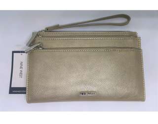 9 west Wristlet