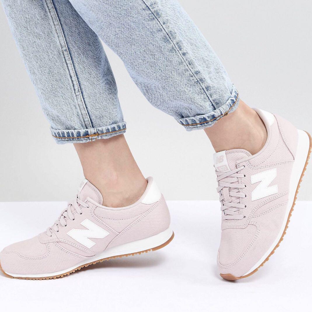 new balance 420 trainers in pale pink