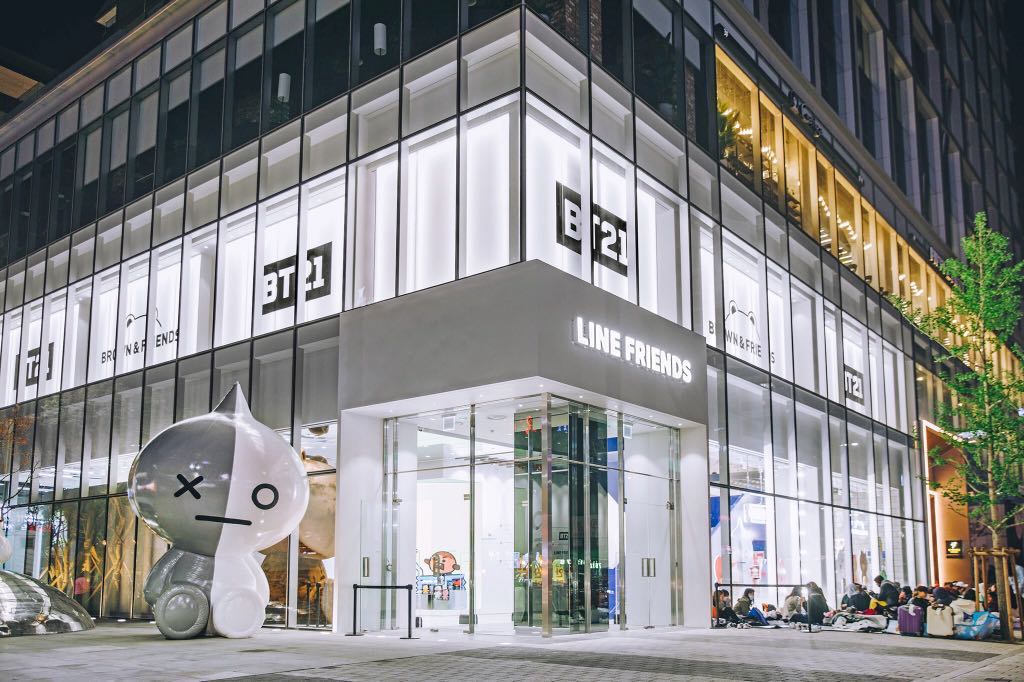 Bt21 Korea Shopping Helper Hobbies Toys Memorabilia Collectibles Fan Merchandise On Carousell