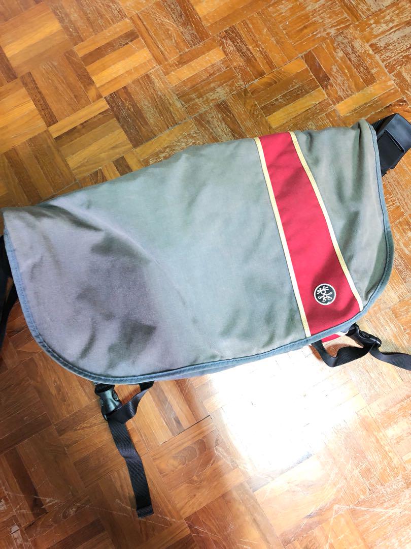 Crumpler Messenger Bag Large, Men's Fashion, Bags, Sling Bags on Carousell
