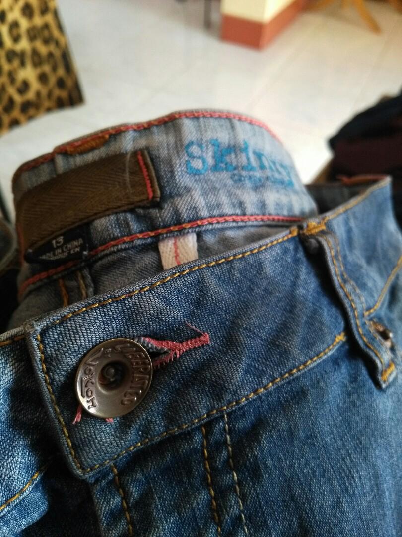 Denim short (34) (Category: Shorts) located in Boac. Submitted by simple_sweet (Listing ID 177275601, Image 2). Description: Pls pm us.