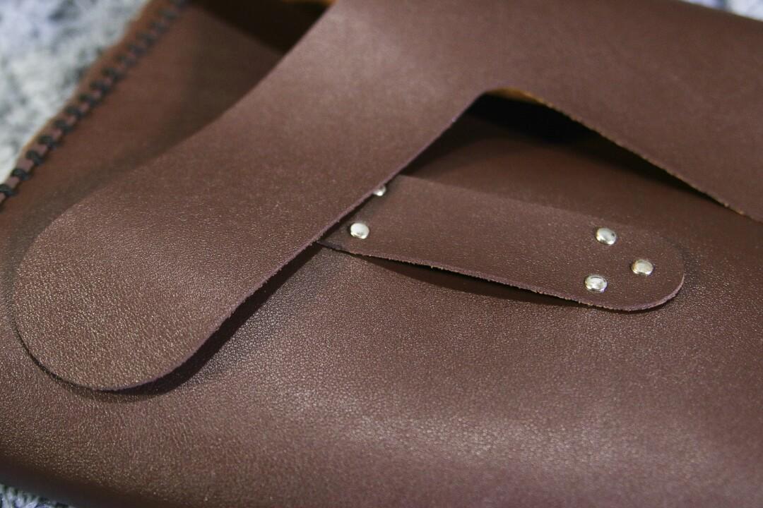 Leatherette Photo Album Case (Category: Other Photography Accessories) located in Manila. Submitted by flicklex (Listing ID 177382734, Image 3). Description: (Leatherette Bag) Colors - Black, Brown, Burgundy Website: https://flickbookph.weebly.com/ Facebook Page: https://www.facebook.com/flickbookph/ Instagram: instagram.com/flickbookph/ Mobile Number: (0915)-3390038.