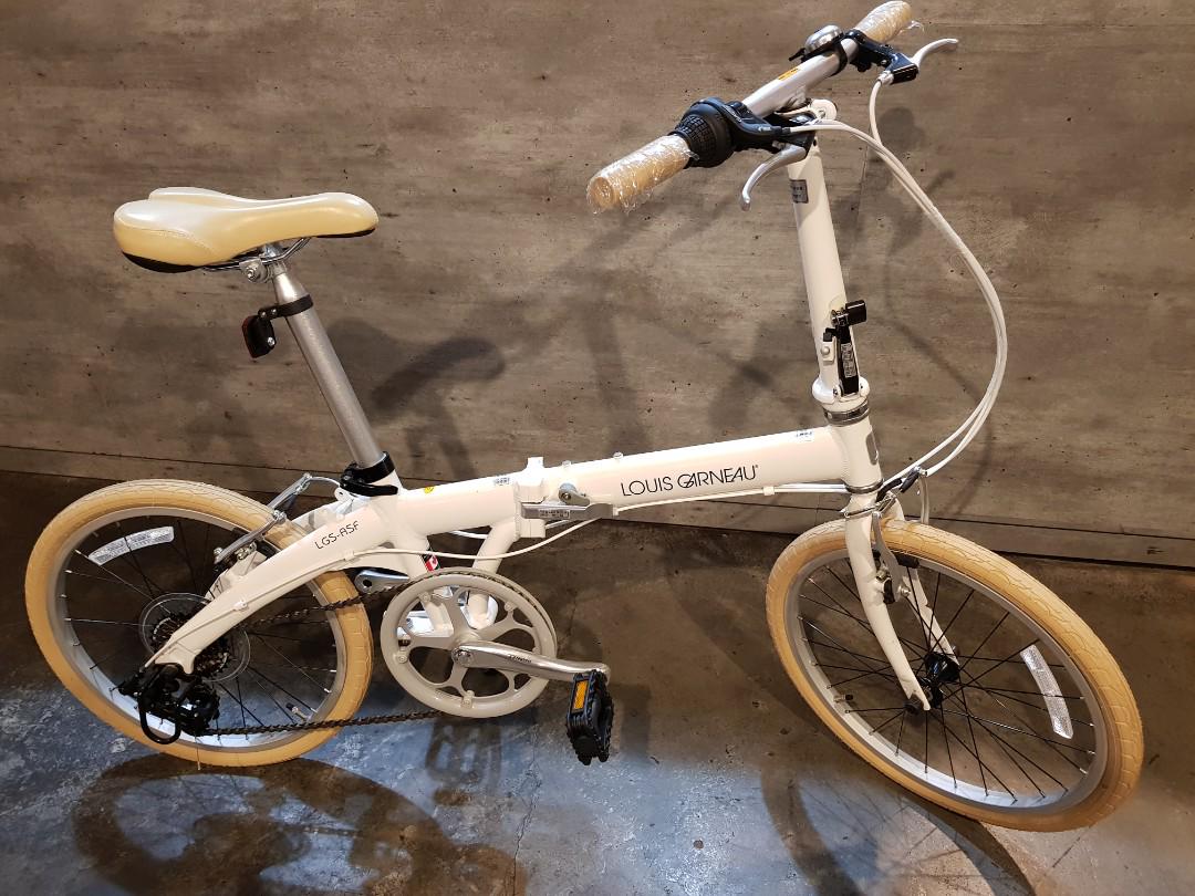 white foldable bike