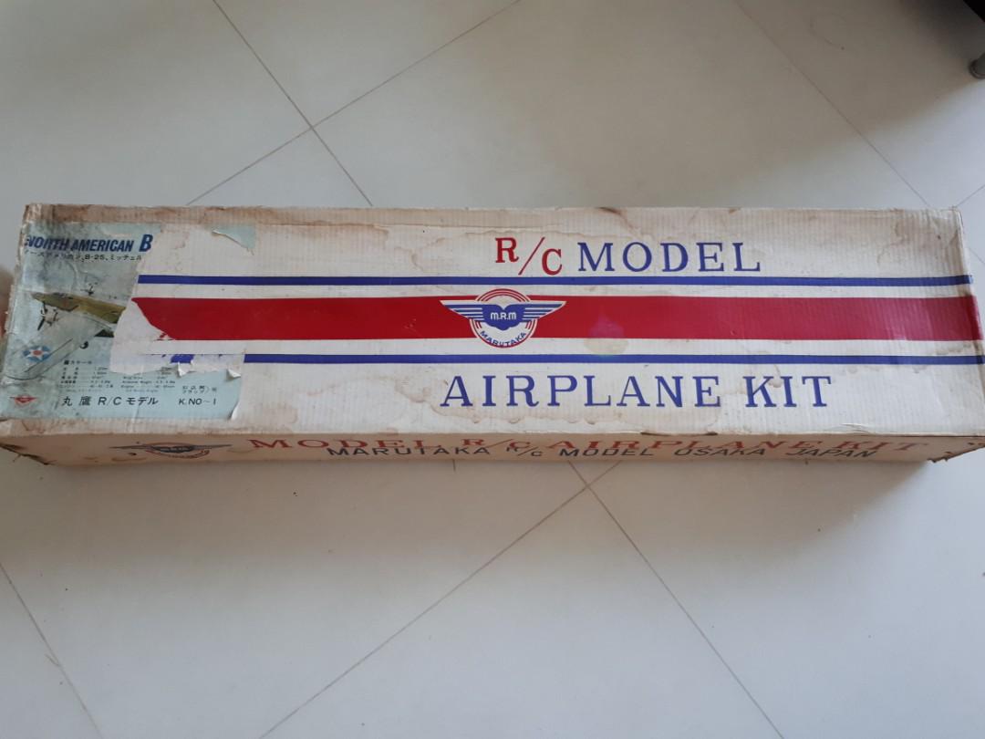 Avion thermique radiocommandé P-26A Peashooter 30cc ARF