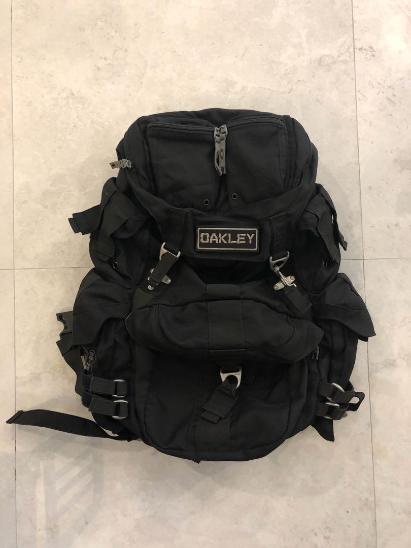 Oakley Mechanism Backpack, Men's Fashion, Bags, Backpacks on Carousell