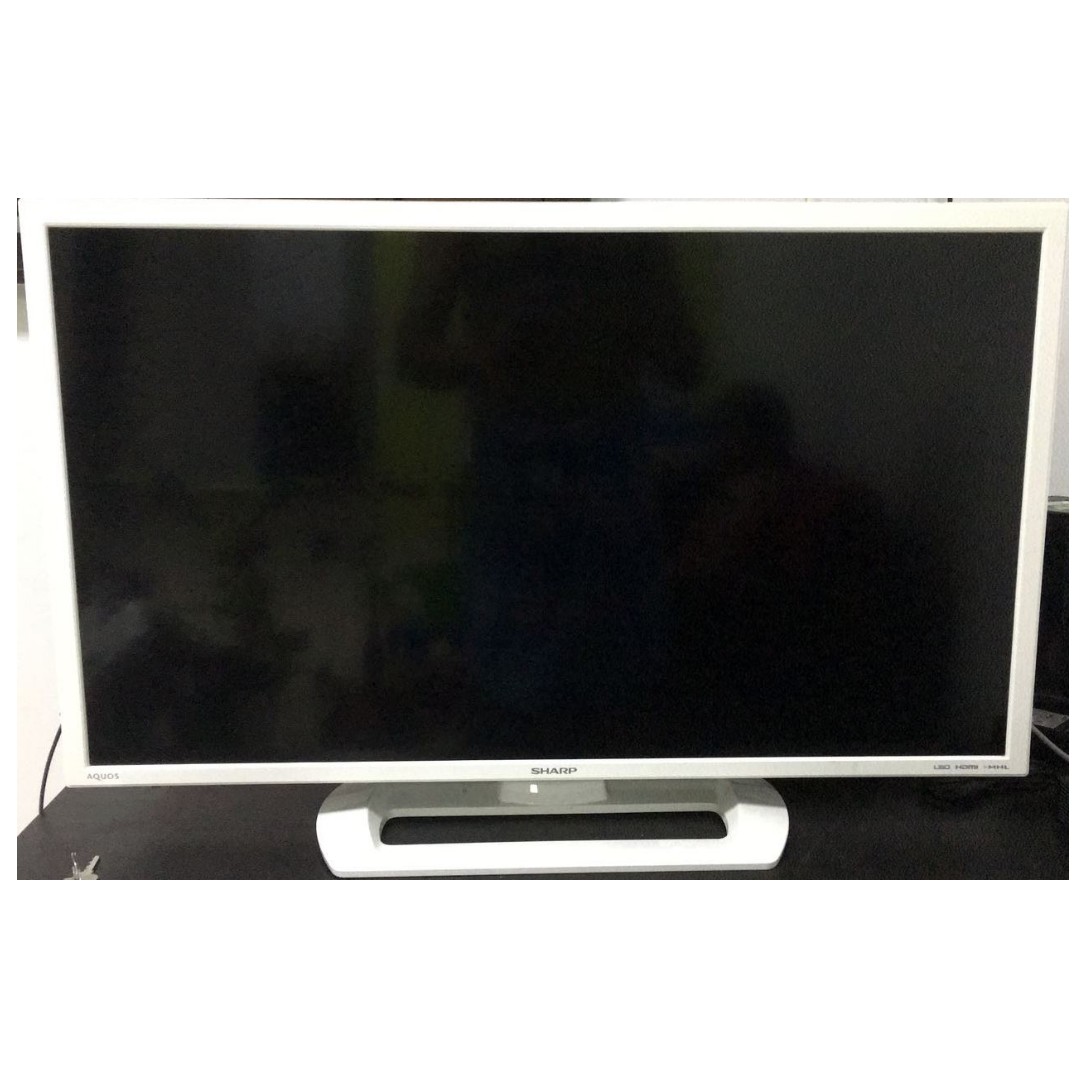 Sharp 32'' LED TV (display problem), TV & Home Appliances, TV
