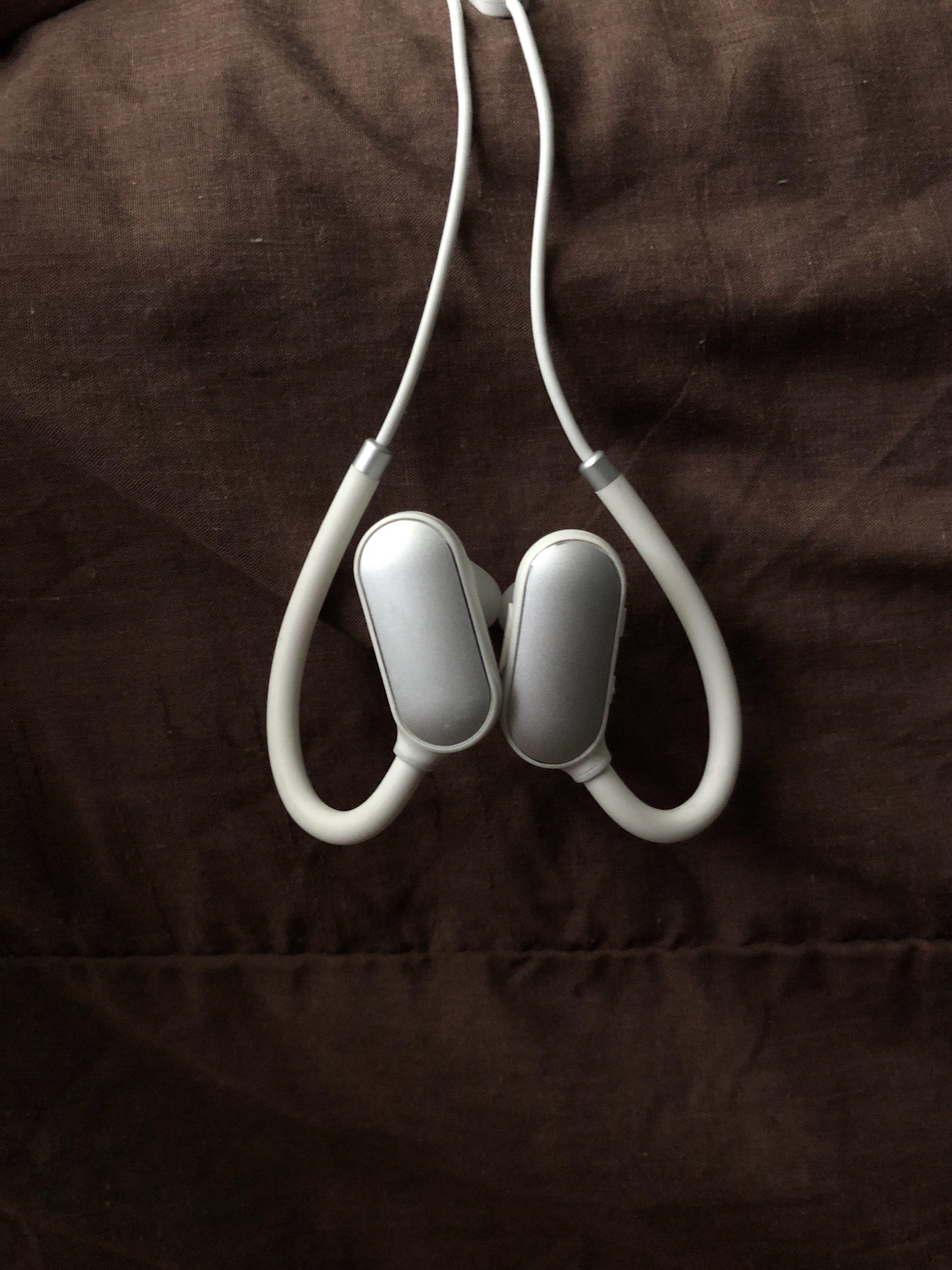 mi sports bluetooth earphones white