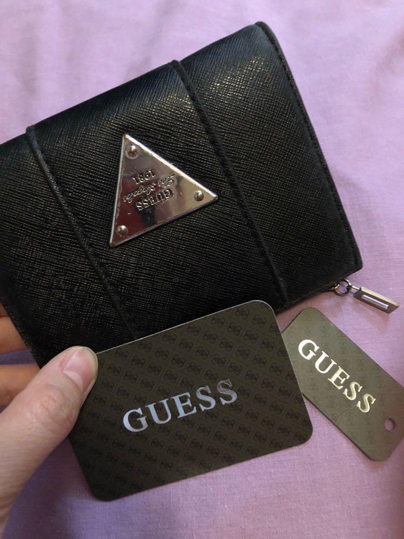 Guess trifold hotsell women's wallet