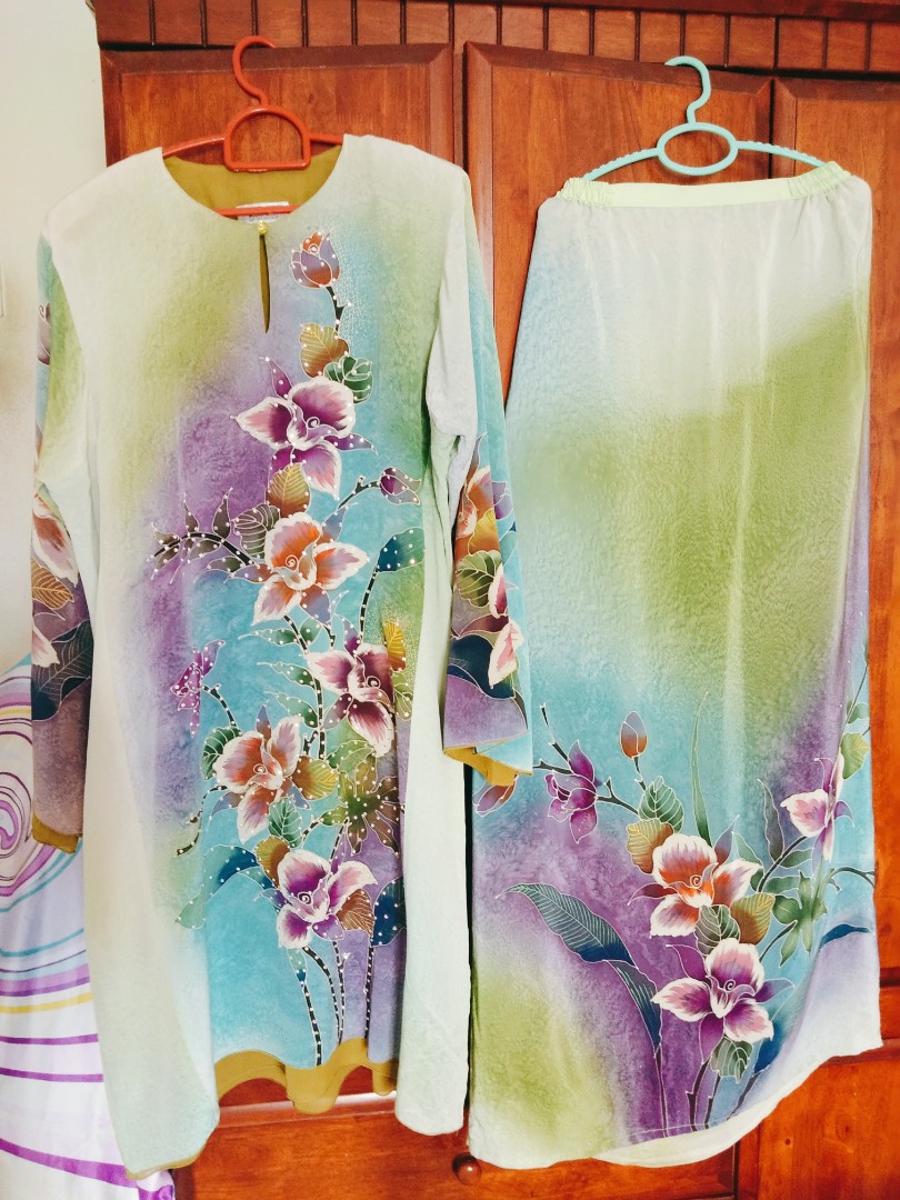 Baju Kurung Batik Sutera Crepe Berbatu Fesyen Muslimah Dresses Di