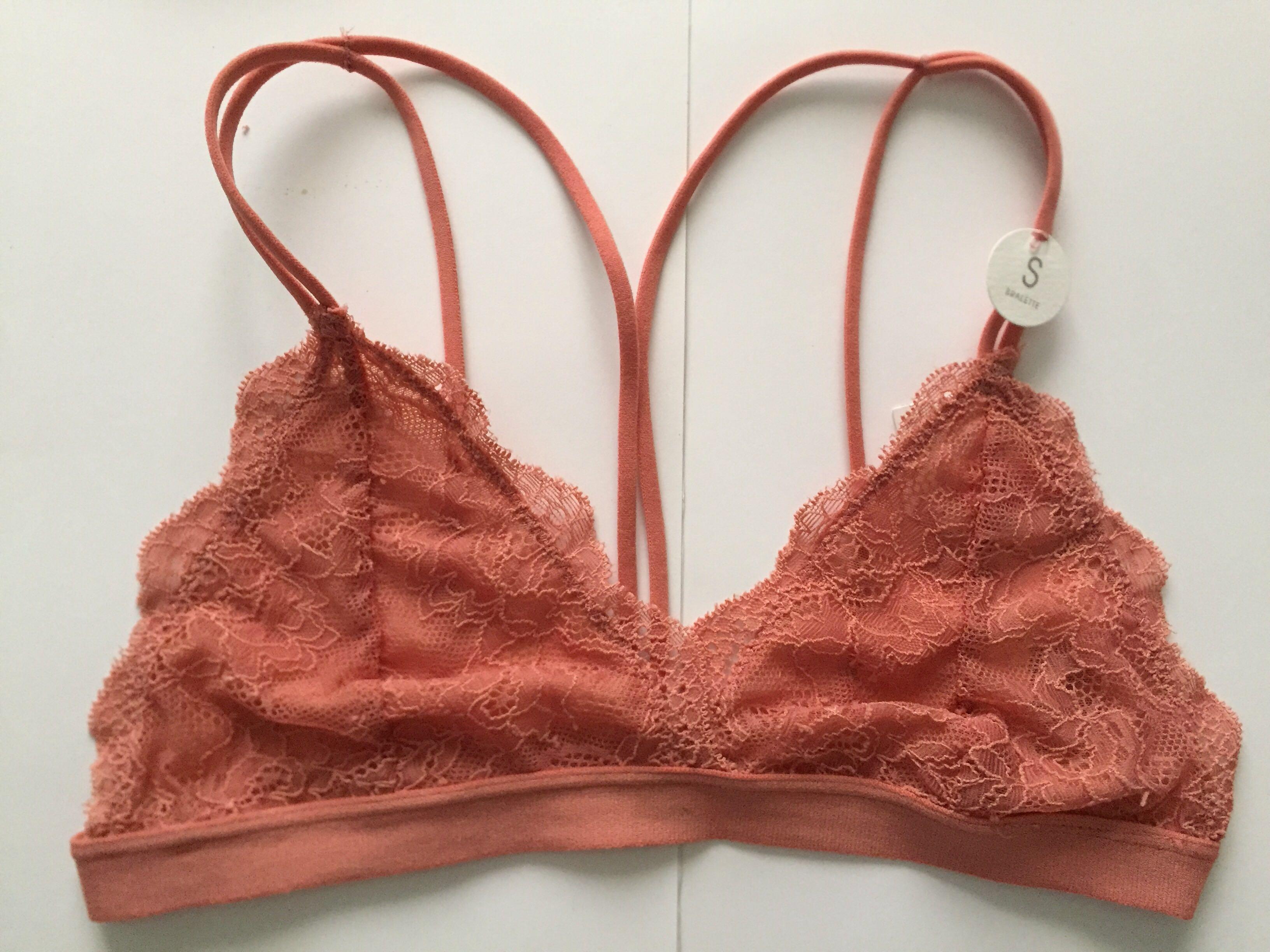 BRAND NEW Cotton on body v lace bralette, Women's Fashion, New  Undergarments & Loungewear on Carousell