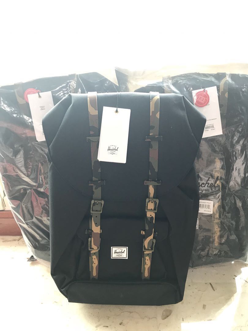herschel little america black woodland camo