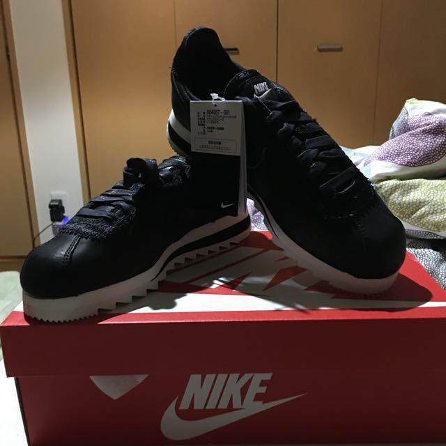 Nike w classic cortez epic clearance