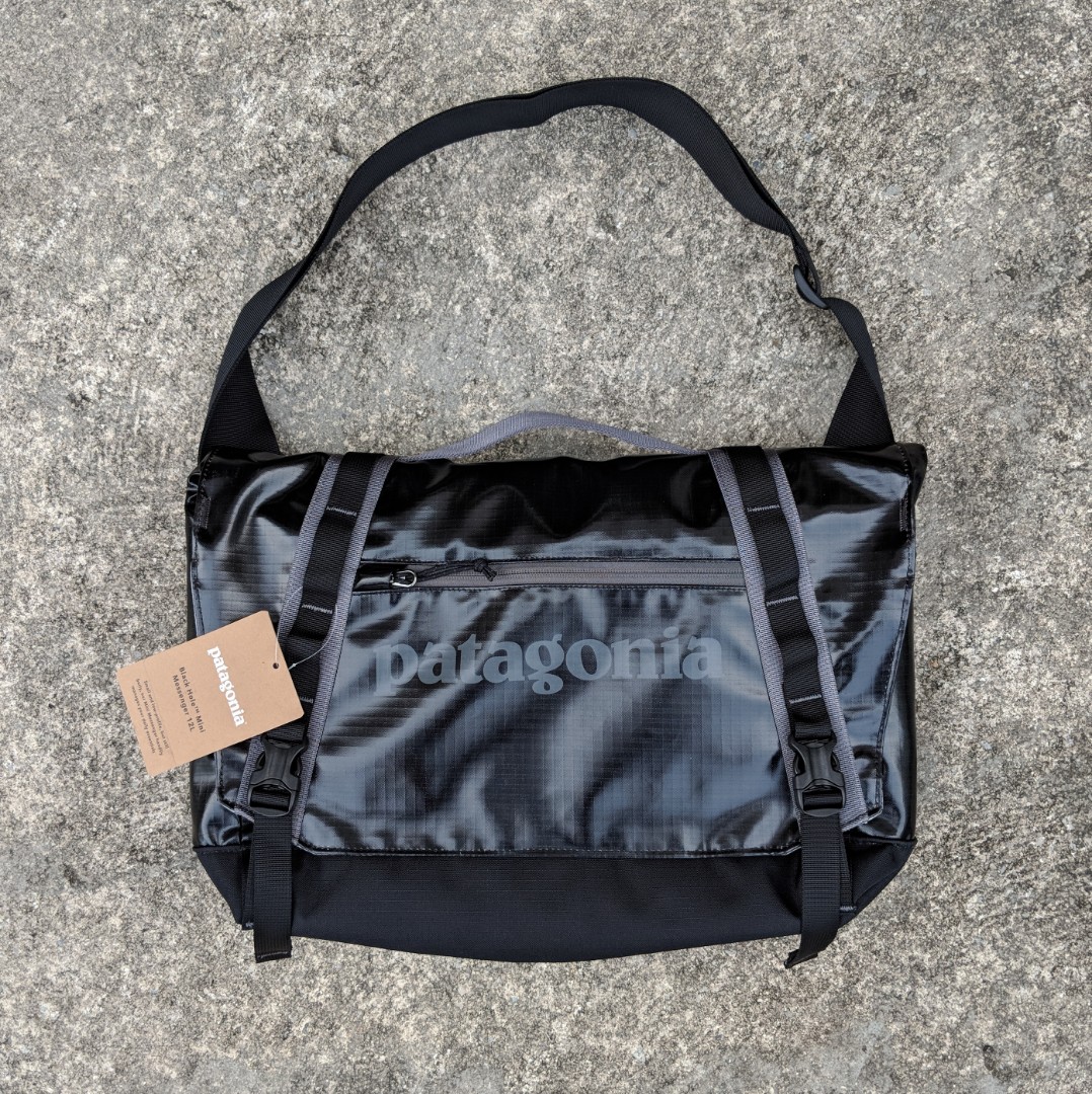 PATAGONIA Black Hole Mini 12L Messenger Bag Men s Fashion