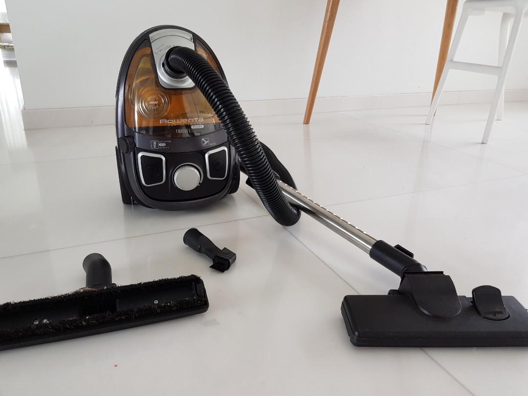 Rowenta bagless Vacuum Cleaner, TV & Home Appliances, Vacuum Cleaner