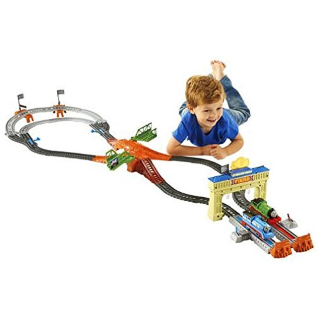 Trackmaster thomas and percy's railway store race set