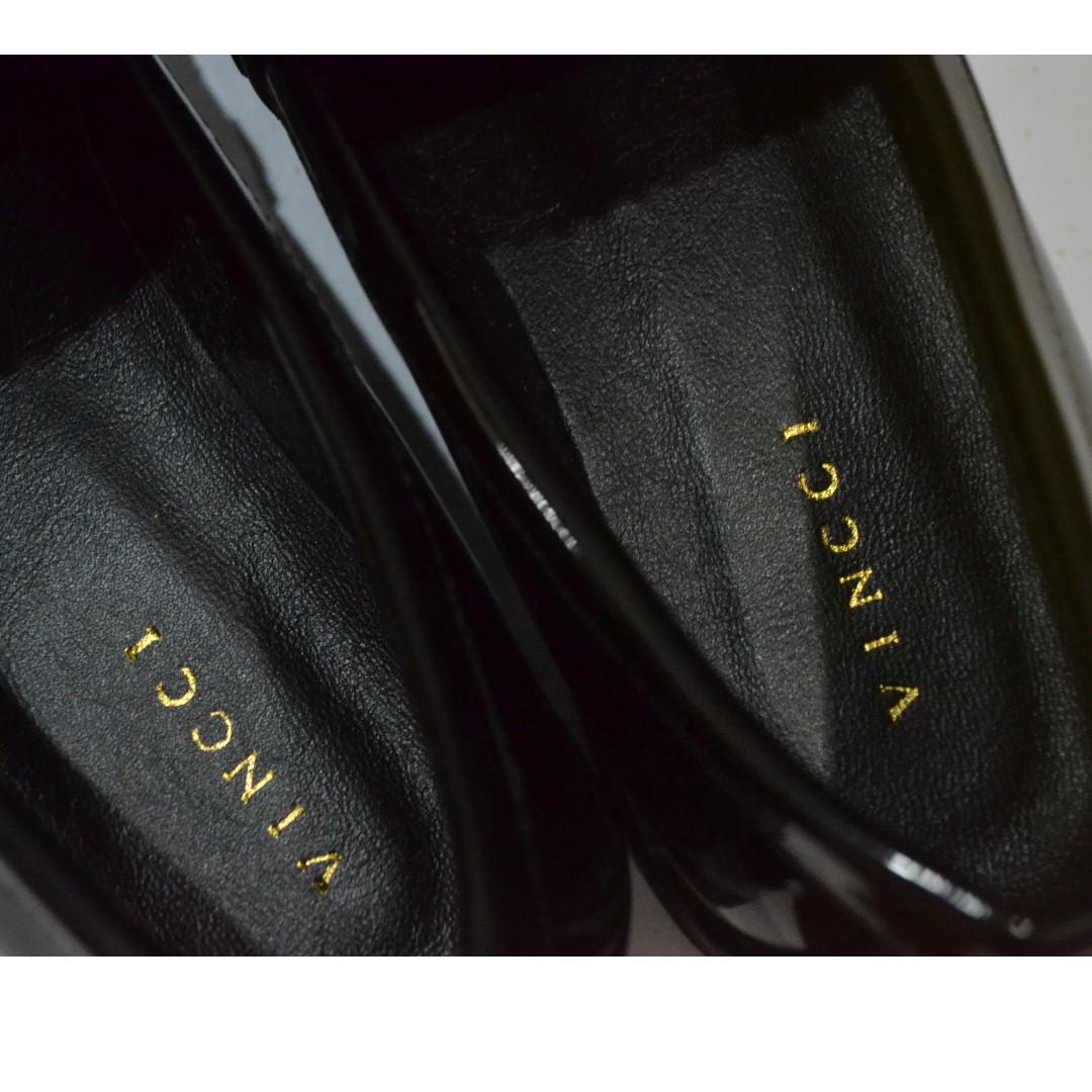 NEW Vincci Shoes (Black), Women's Fashion, Footwear, Flats on Carousell