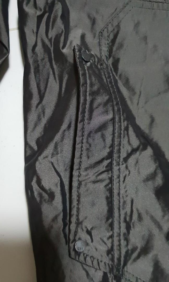 Windproof jacket (Category: Coats, Jackets and Outerwear) located in Singapore. Submitted by joeisk (Listing ID 177572018, Image 7). Description: Windproof jacket. Fashion jacket Water resistant Autumn or Spring jacket Comfortable. Light jacket..