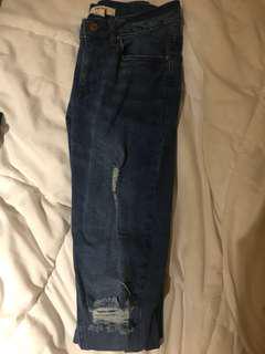 Forever 21 Ripped Jeans - 26