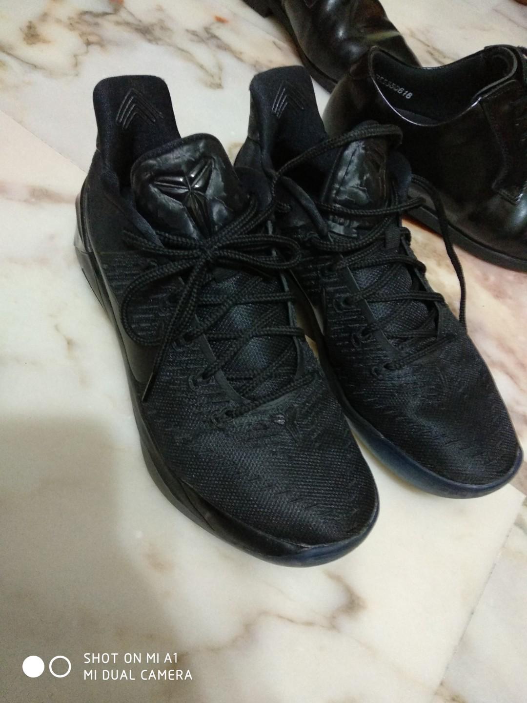 kobe triple black