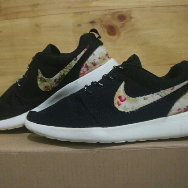 nike roshe run floral 2018