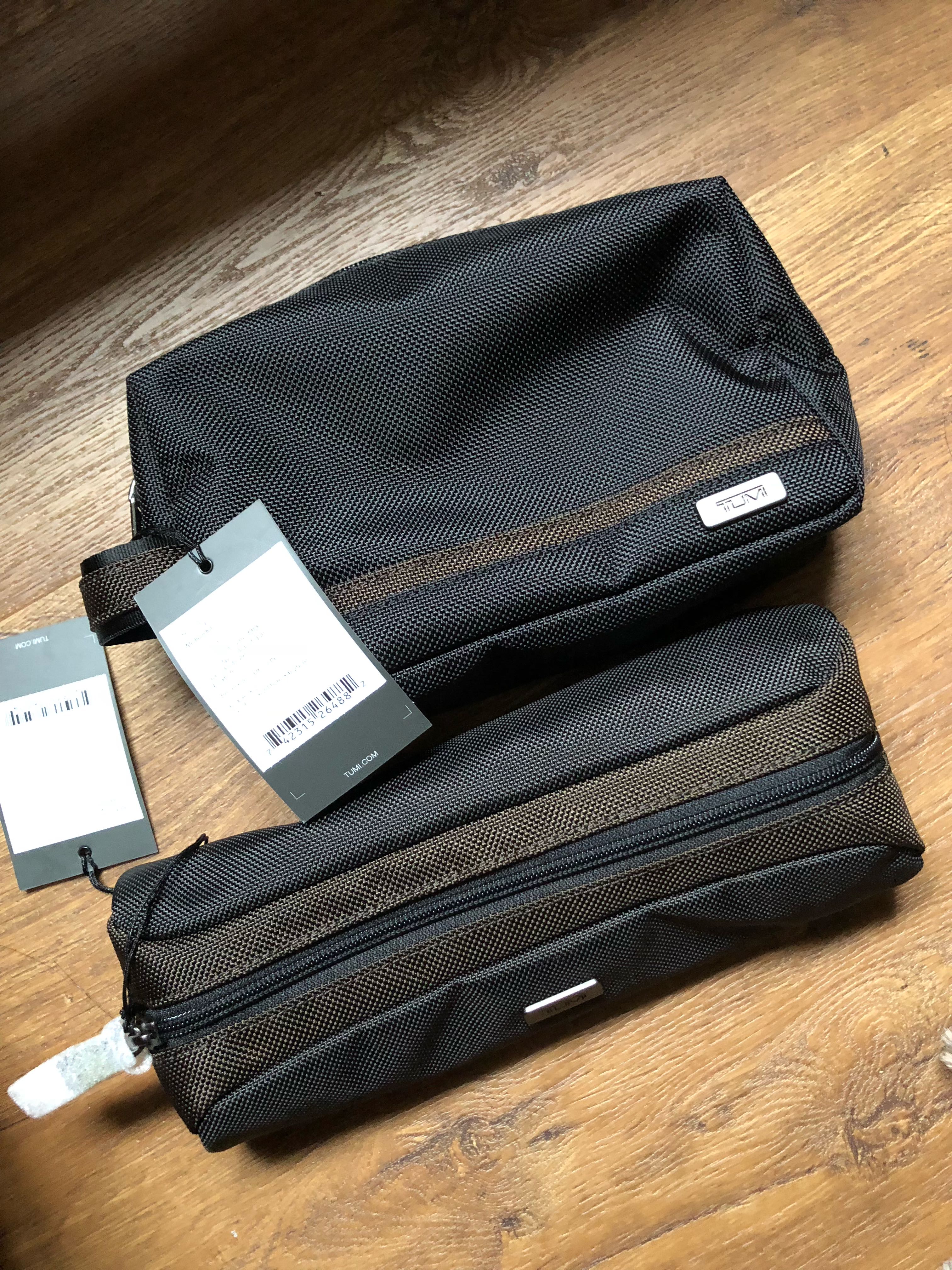 tumi accessories pouch
