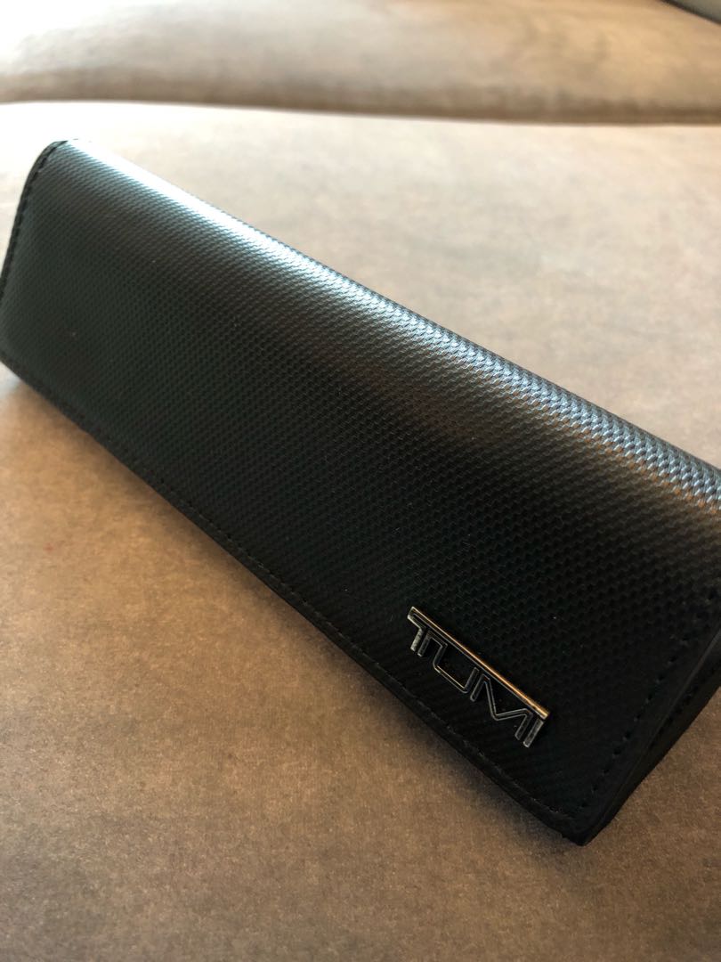 Tumi geninue Collapsable Glasses Case Men s Fashion Watches