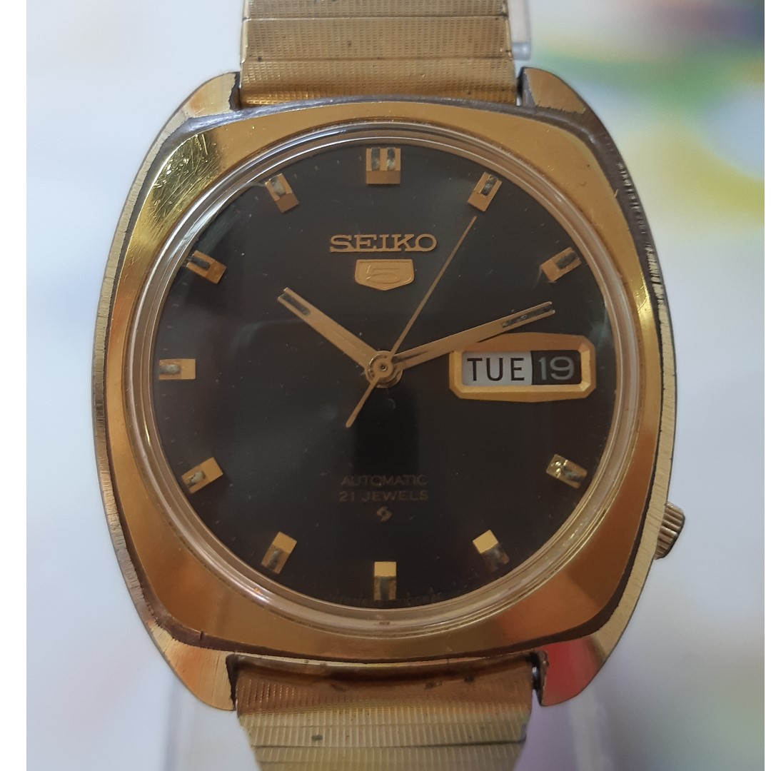 Vintage Original Gold Seiko 5 Automatic Men Watch, Men's Fashion, Watches &  Accessories, Watches on Carousell
