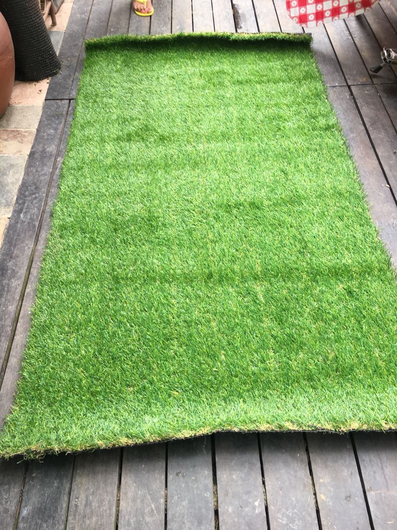 Artificial grass carpet - 1 roll 100x180cm; 1 roll approx 100x130cm