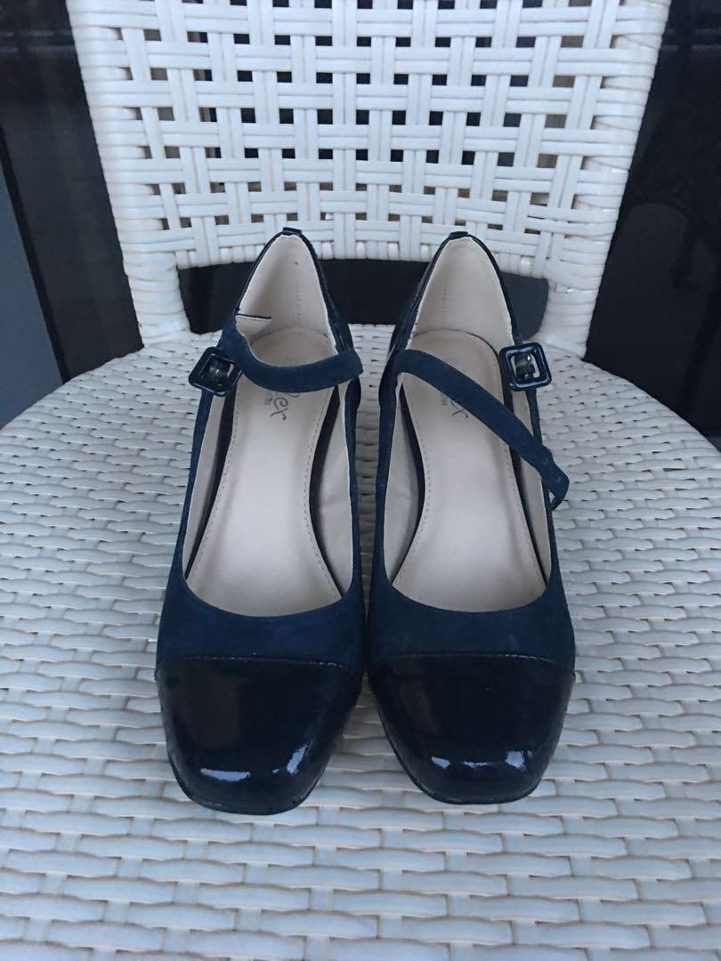 navy heels size 6