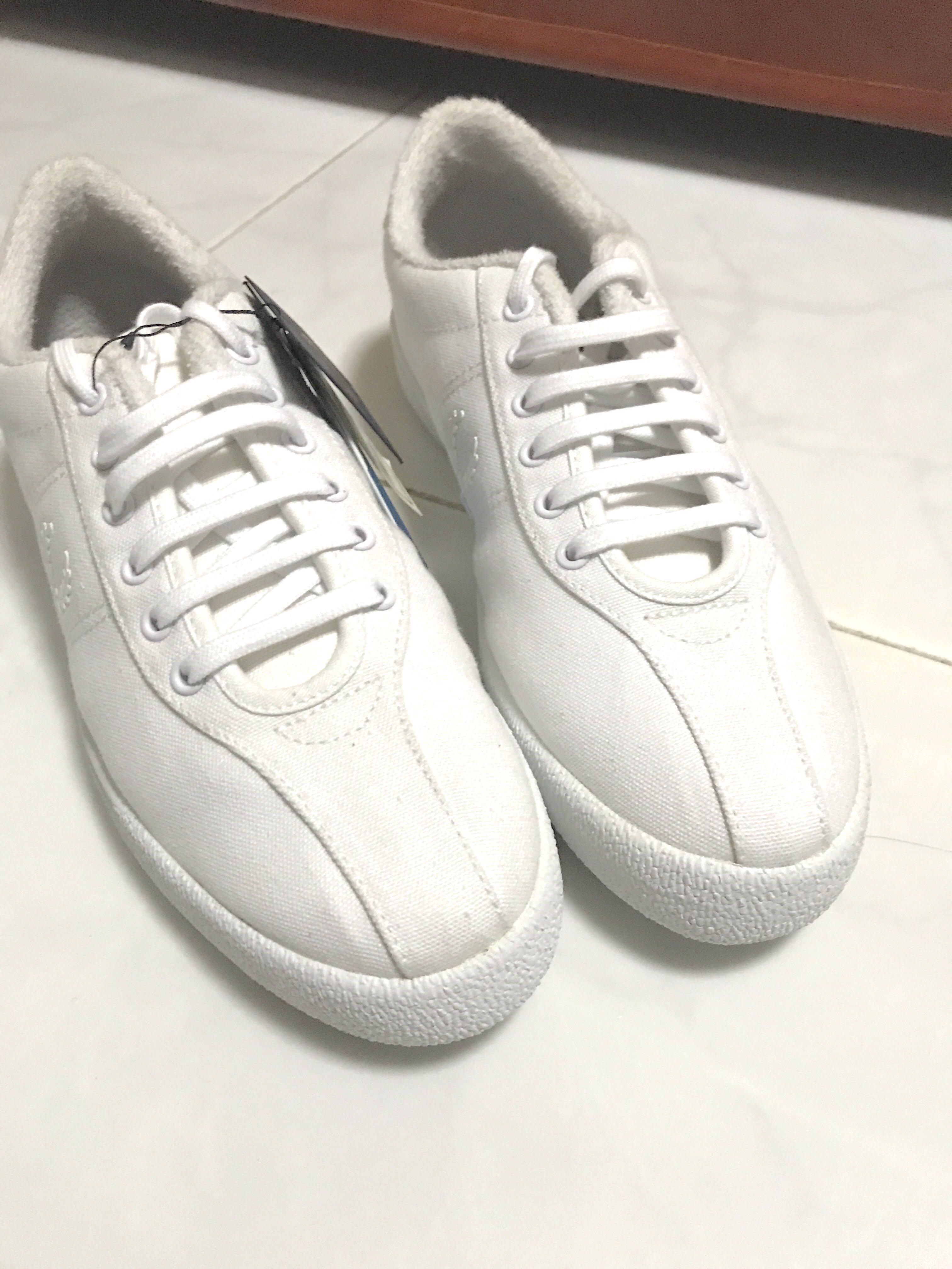 *Brand New/Bargain* Fred Perry Tennis Shoes (White) Retails for SGD