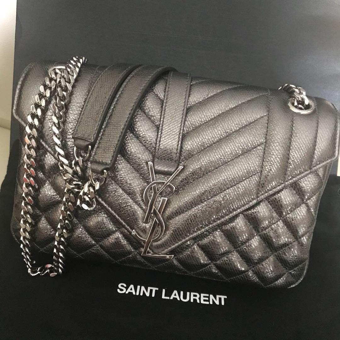 YSL Saint Laurent Envelope Medium Bag Black on Black, Luxury, Bags &  Wallets on Carousell