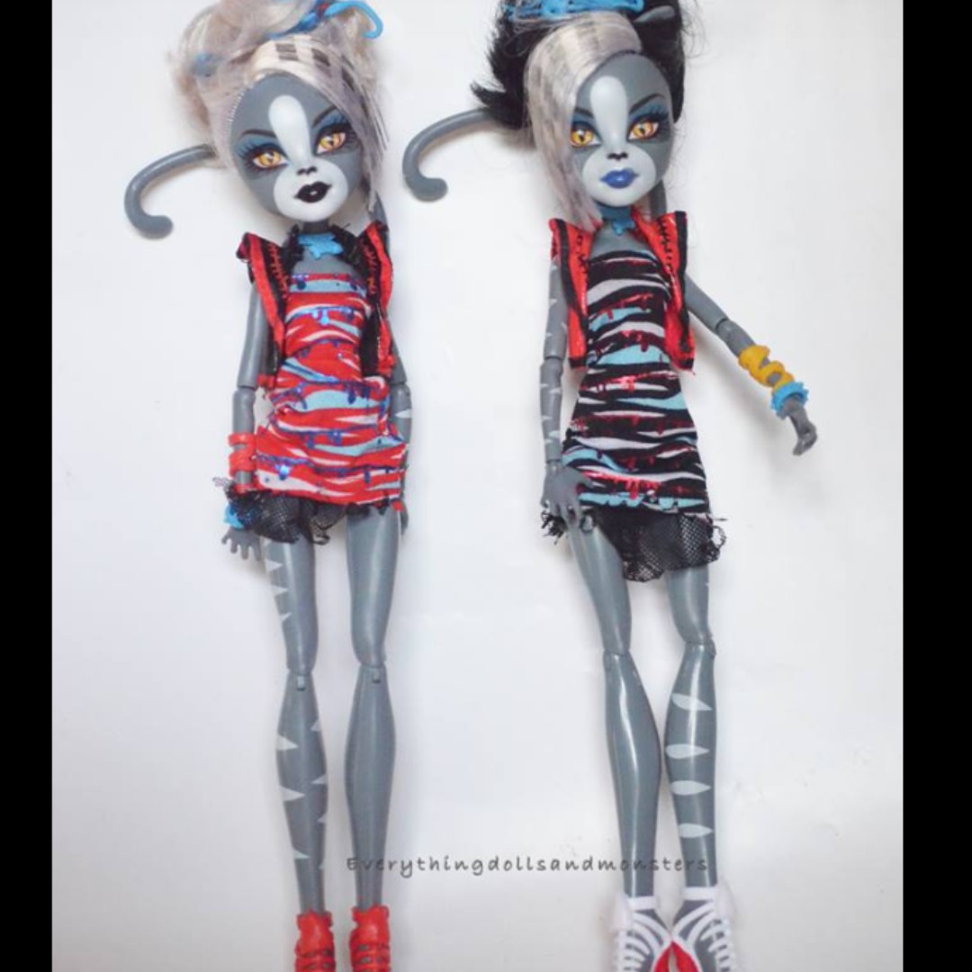 Monster High Mh Zombie Shake Werecat Twins On Carousell