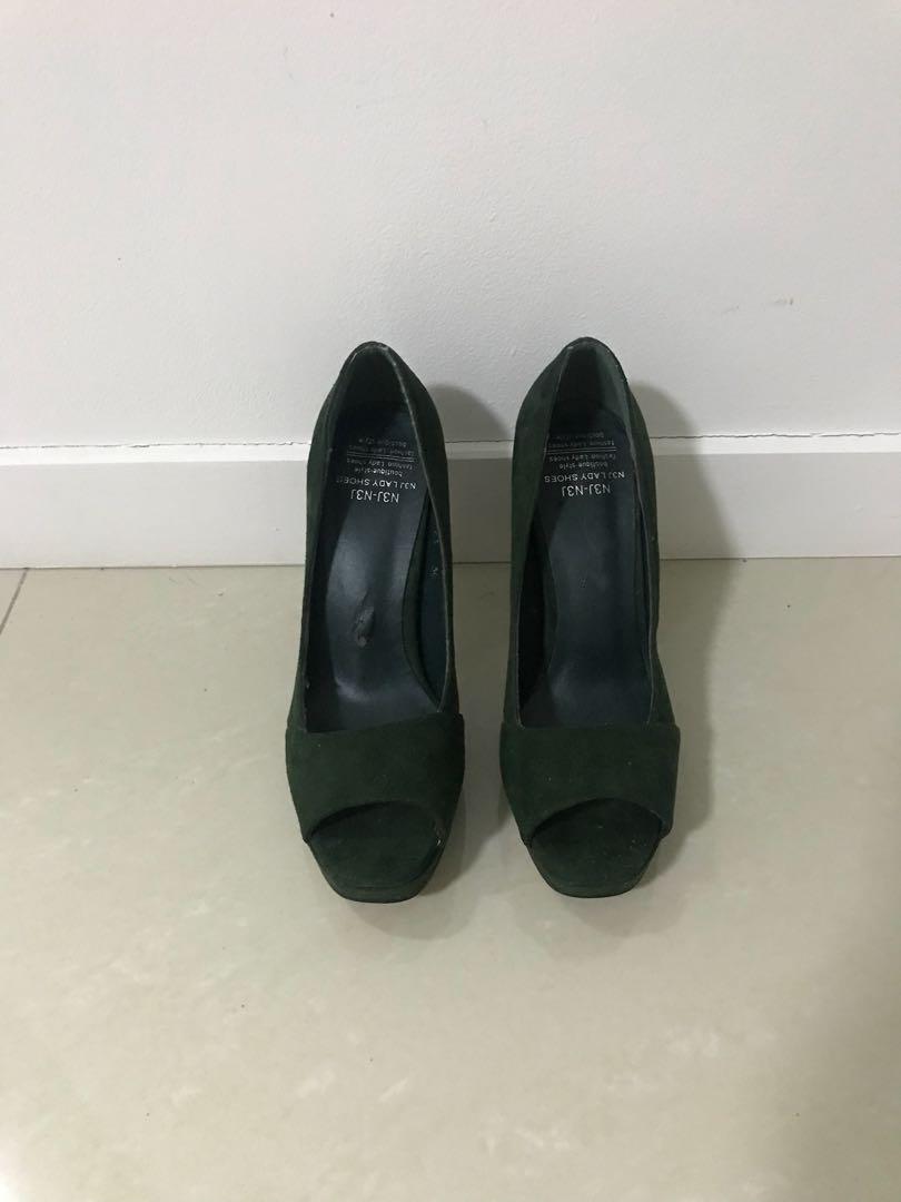 womens green pumps shoes