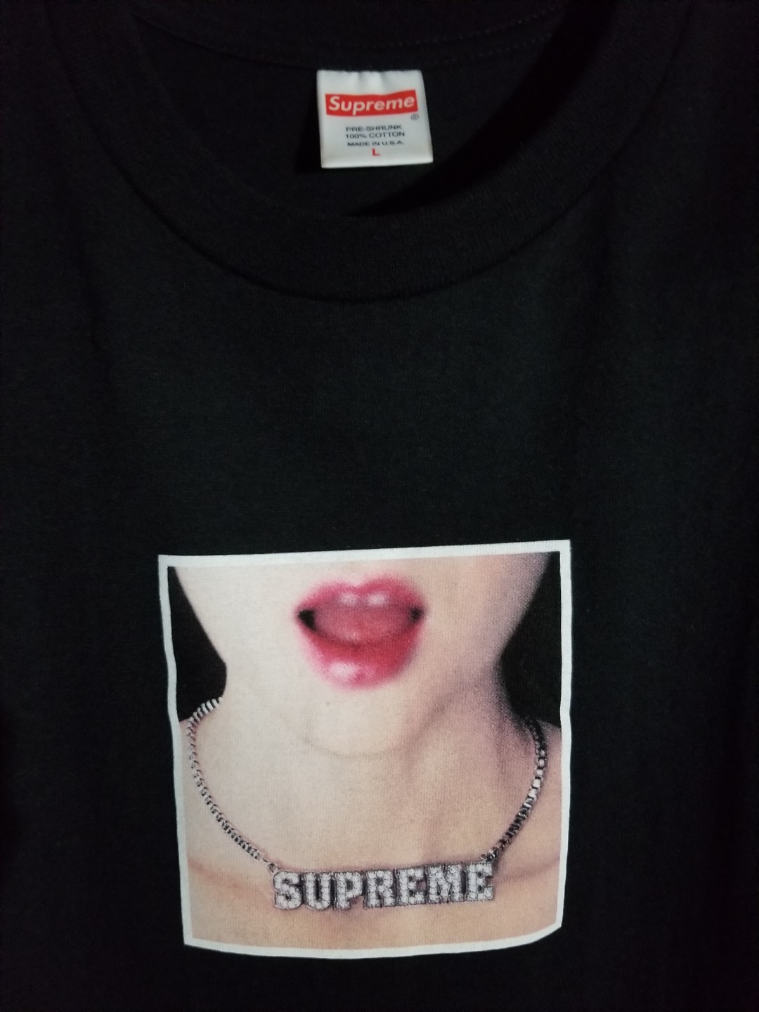 supreme necklace tee