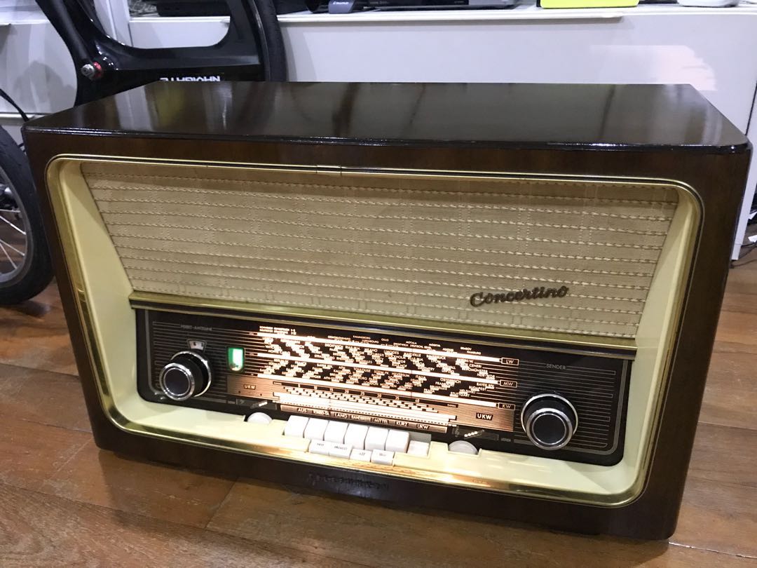 Telefunken Concertino 8 vintage tube radio (1957/58), Hobbies & Toys ...