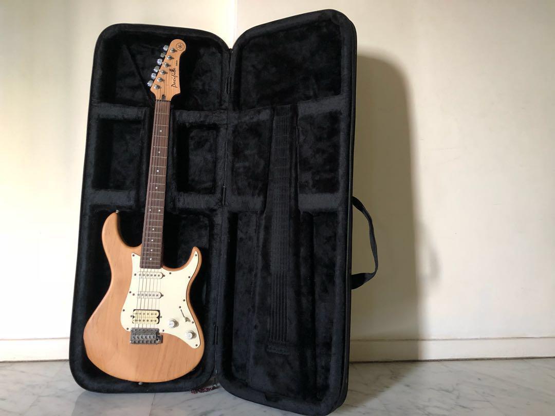Yamaha electric deals guitar case