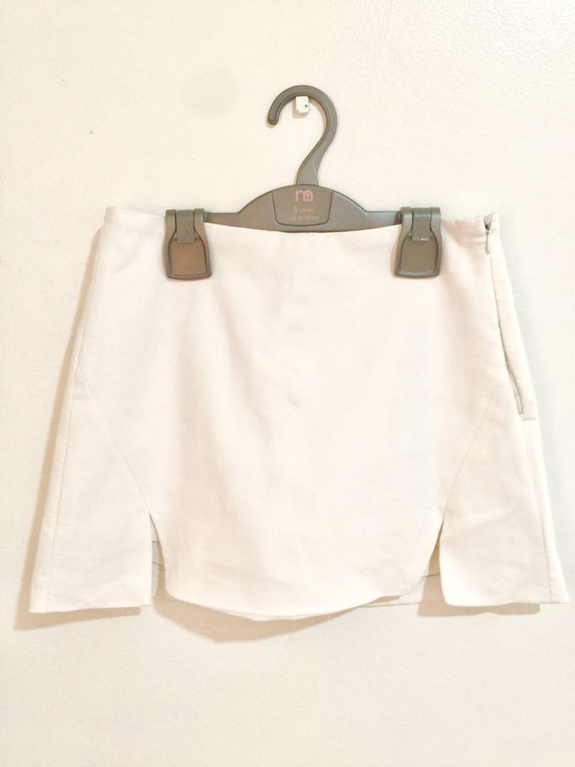 white mini skirt zara