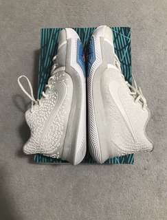 White Kyrie 3s White Kyrie 3s
