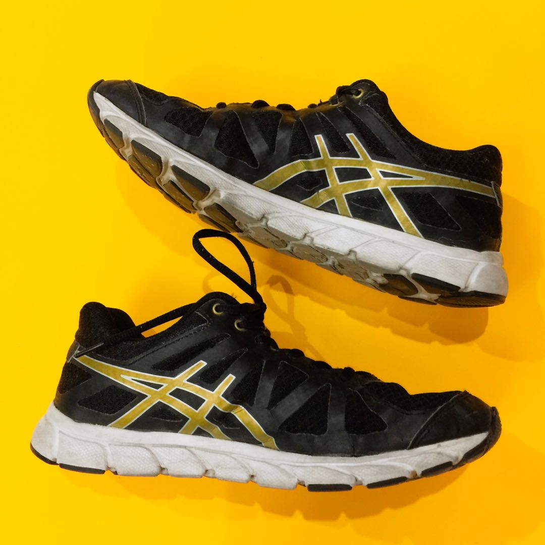 asics curreo trainers