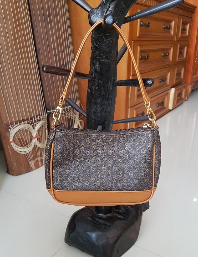 Gianni valentino wallet price sales