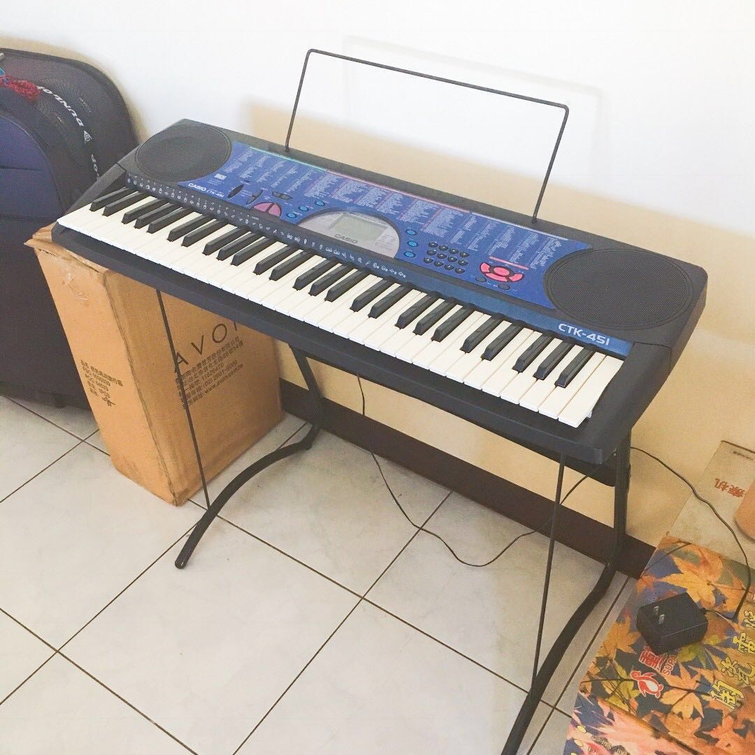 Casio CTK451 電子琴, 書籍、休閒與玩具, 樂器、音樂相關, 樂器在旋轉拍賣