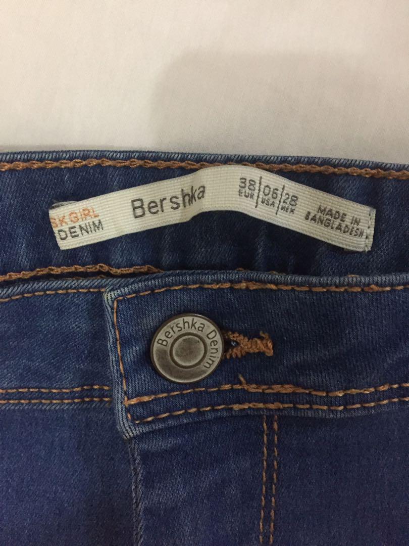 Jual Rugi Bershka Jeans Women S Fashion Women S Clothes On Carousell