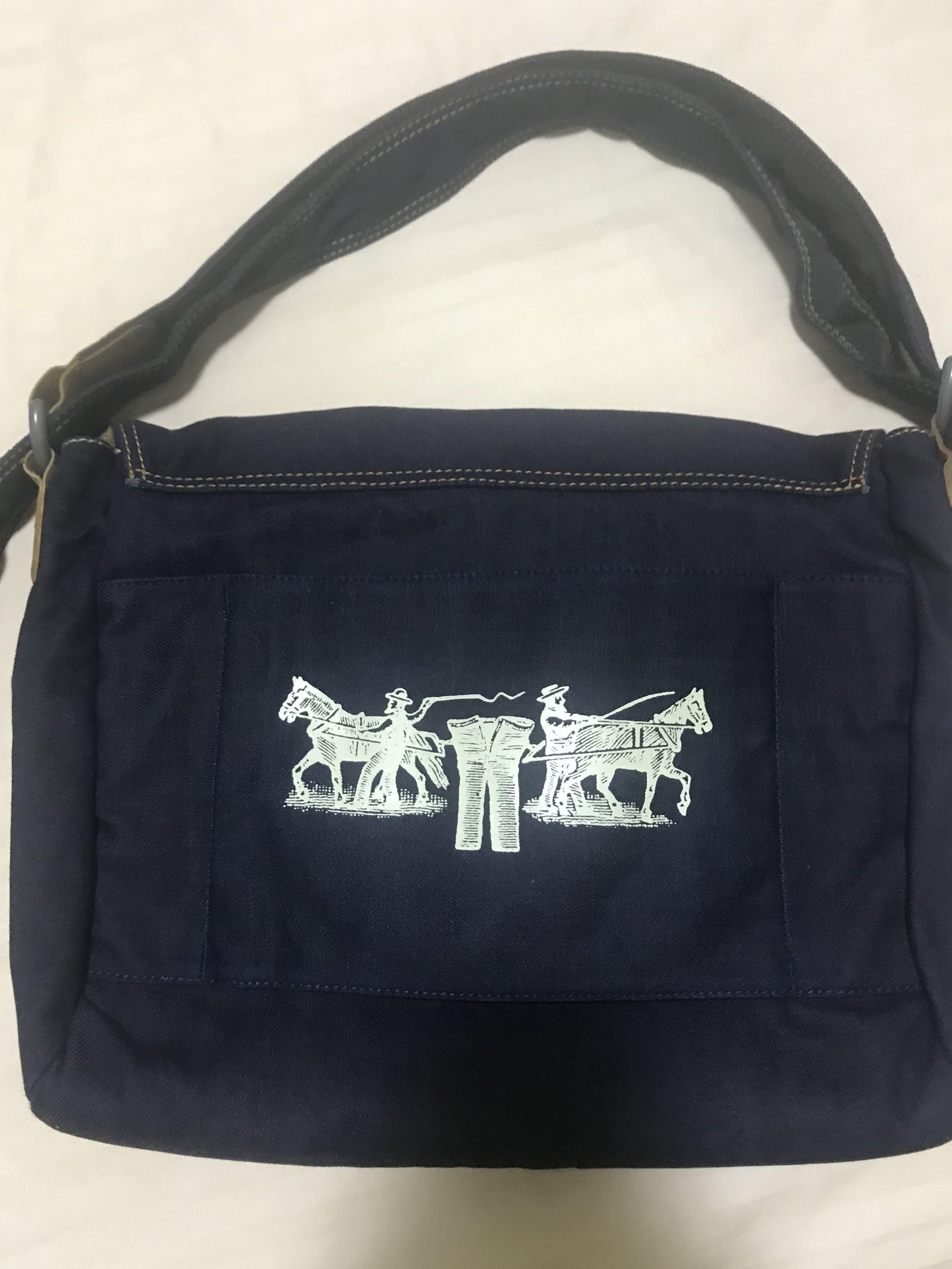 Levi's commuter messenger shop bag
