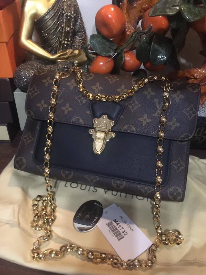 lv chain sling bag