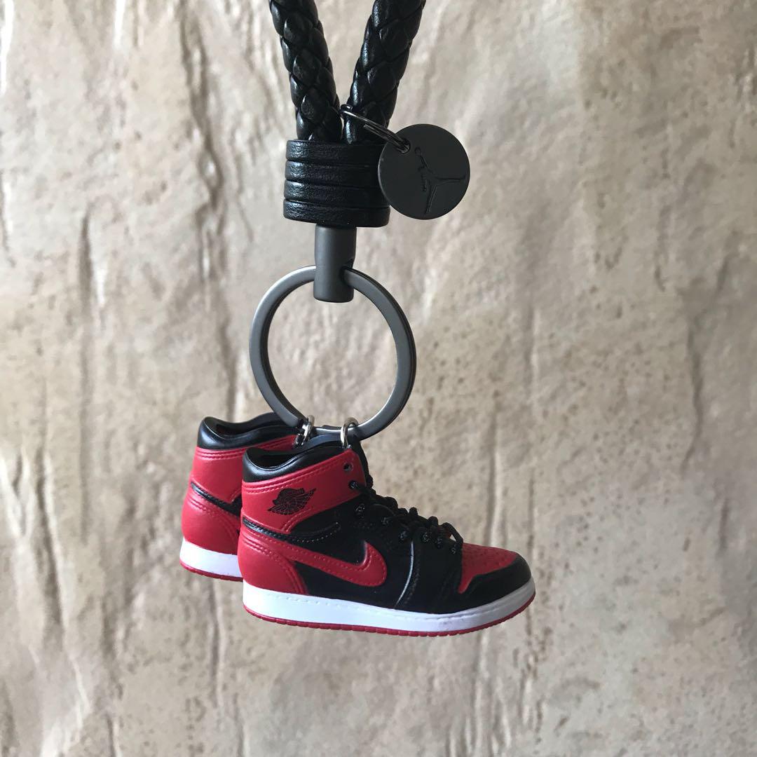 Nike Air Jordan 1 Breds Keychain, Men's Fashion, Footwear, Sneakers on