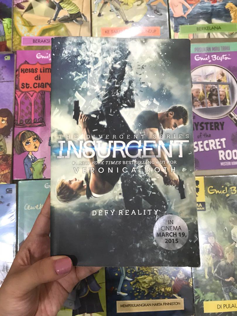 Novel Insurgent By Veronica Roth Books Stationery Books On