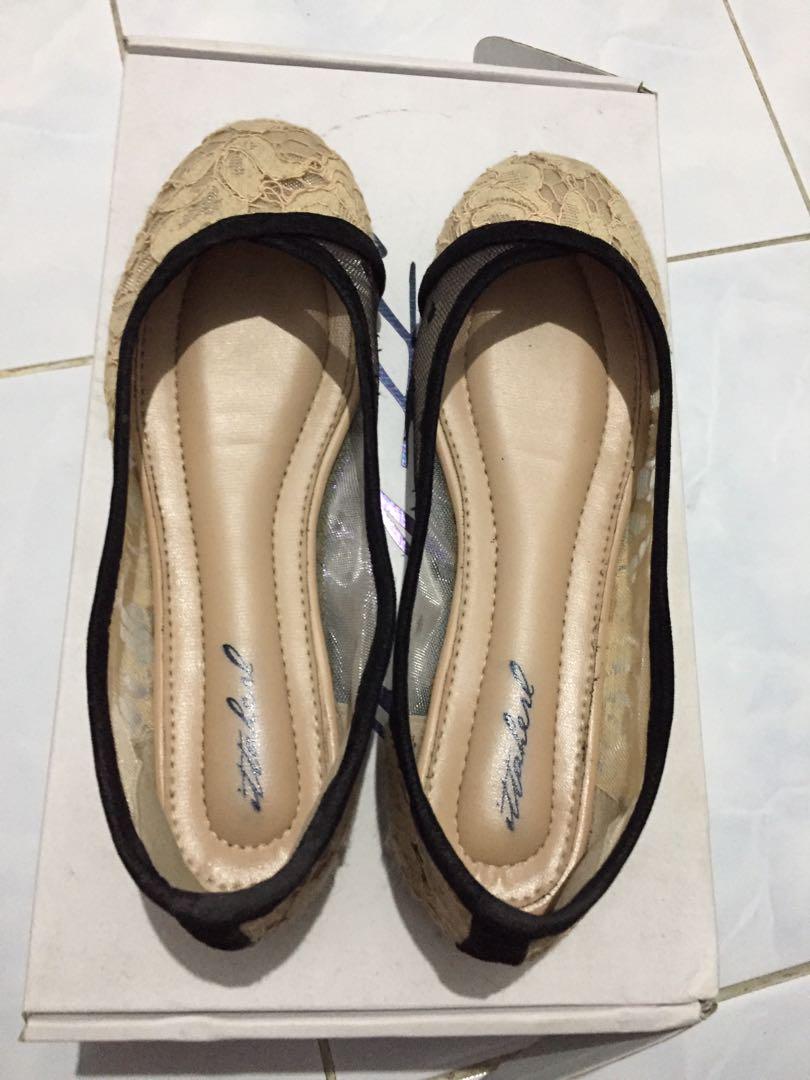 Preloved Sepatu Ittaherl Women S Fashion Women S Shoes On Carousell