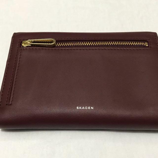 Skagen Compact Flap Leather Wallet 酒紅色女裝銀包, 女裝, 手袋及銀